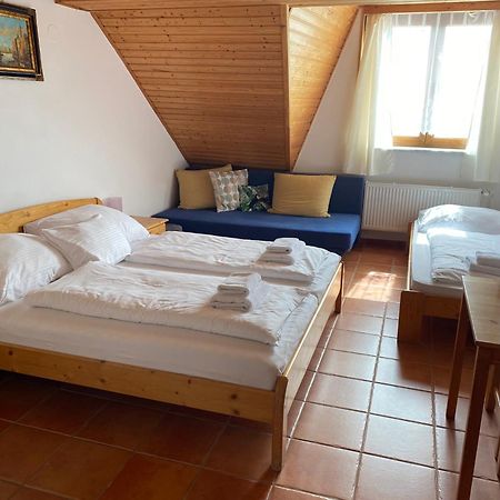 Hotel Kreta Kutná Hora Kültér fotó
